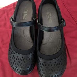 Jambu women's Mary Jane style shoe